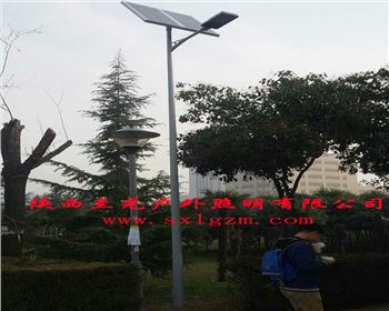 陜西太陽能路燈-陜西省西安市政法大學(xué)路燈照明工程